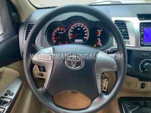 Toyota Hilux 2014 - Màu bạc, xe nhập