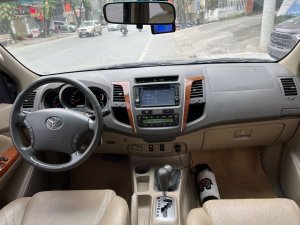 Toyota Fortuner 2009 - Màu đen