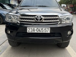 Toyota Fortuner 2009 - Màu đen