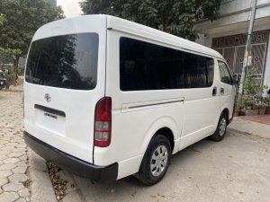 Toyota Hiace 2011 - Xe đẹp, vẫn chở khách bình thường