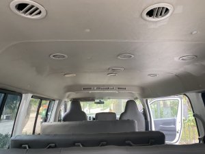 Toyota Hiace 2011 - Xe đẹp, vẫn chở khách bình thường