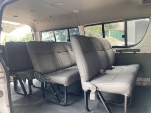 Toyota Hiace 2011 - Xe đẹp, vẫn chở khách bình thường