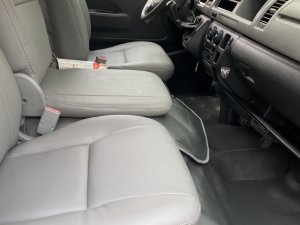 Toyota Hiace 2011 - Xe đẹp, vẫn chở khách bình thường