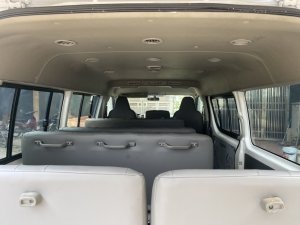 Toyota Hiace 2011 - Xe đẹp, vẫn chở khách bình thường