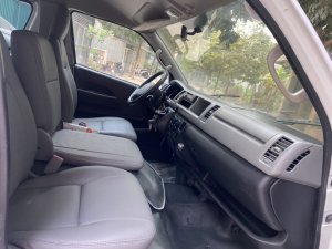 Toyota Hiace 2011 - Xe đẹp, vẫn chở khách bình thường