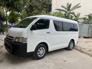 Toyota Hiace 2011 - Xe đẹp, vẫn chở khách bình thường