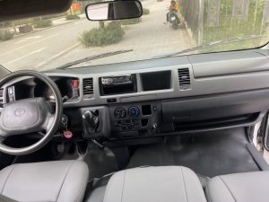 Toyota Hiace 2011 - Xe đẹp, vẫn chở khách bình thường