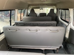 Toyota Hiace 2011 - Xe đẹp, vẫn chở khách bình thường