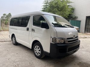 Toyota Hiace 2011 - Xe đẹp, vẫn chở khách bình thường