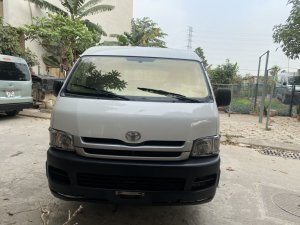 Toyota Hiace 2011 - Xe đẹp, vẫn chở khách bình thường
