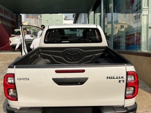 Toyota Hilux 2023 - Giao xe ngay