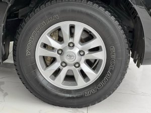 Toyota Land Cruiser 2013 - Xe màu đen