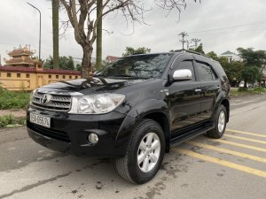 Toyota Fortuner 2011 - 4 lốp mới chạy thoải mái