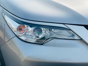 Toyota Fortuner 2019 - Đăng ký lần đầu 2020, số sàn, máy dầu