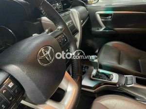 Toyota Fortuner Xe  2.7V 2017 màu trắng ngoc trai 2017 - Xe Fortuner 2.7V 2017 màu trắng ngoc trai