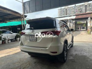 Toyota Fortuner Xe  2.7V 2017 màu trắng ngoc trai 2017 - Xe Fortuner 2.7V 2017 màu trắng ngoc trai