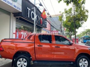Toyota Hilux 2020 - Nhập khẩu nguyên chiếc, màu cam