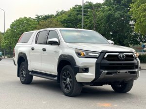 Toyota Hilux 2020 - Tên tư nhân biển phố