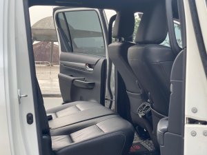 Toyota Hilux 2020 - Tên tư nhân biển phố