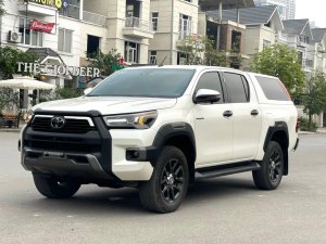 Toyota Hilux 2020 - Tên tư nhân biển phố