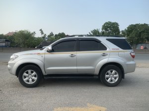 Toyota Fortuner 2010 - Số tự động 2 cầu, 7 chỗ