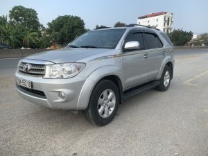 Toyota Fortuner 2010 - Số tự động 2 cầu, 7 chỗ