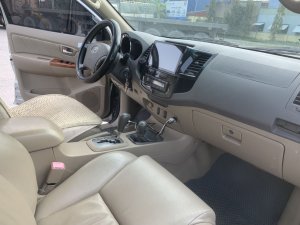 Toyota Fortuner 2010 - Số tự động 2 cầu, 7 chỗ
