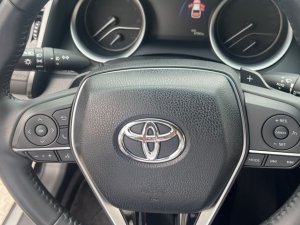 Toyota Camry 2020 - Giá hời