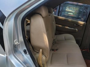 Toyota Fortuner 2010 - Máy dầu, số sàn