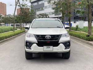 Toyota Fortuner 2019 - Màu trắng, giá tốt