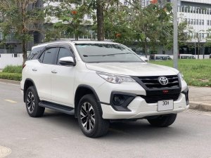 Toyota Fortuner 2019 - Màu trắng, giá tốt