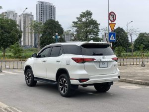 Toyota Fortuner 2019 - Màu trắng, giá tốt