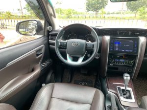 Toyota Fortuner 2019 - Màu trắng, giá tốt