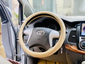 Toyota Innova 2015 - Màu bạc, giá cực tốt
