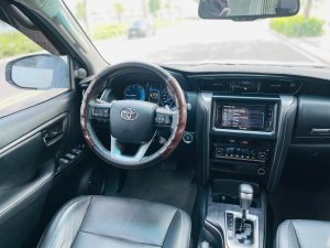 Toyota Fortuner 2021 - Màu trắng, nội thất đen