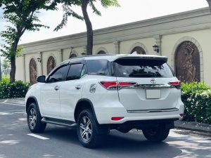 Toyota Fortuner 2021 - Màu trắng, nội thất đen
