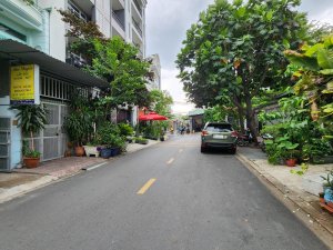 Toyota Land Cruiser 2016 - Giá 2 tỷ còn mới