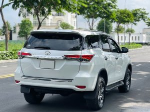 Toyota Fortuner 2021 - Màu trắng, nội thất đen