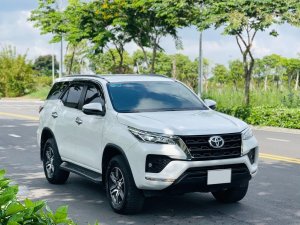 Toyota Fortuner 2021 - Màu trắng, nội thất đen