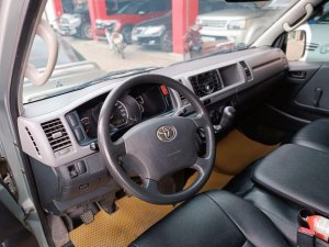 Toyota Hiace 2011 - Máy xăng, số sàn 16 chỗ