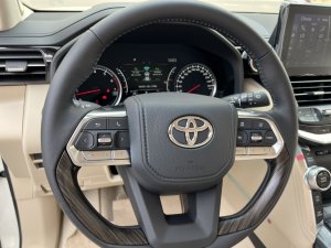 Toyota Land Cruiser LC300 2023 - 𝐗𝐞 𝐆𝐢𝐚𝐨 𝐍𝐠𝐚𝐲 𝐓𝐨𝐲𝐨𝐭𝐚 𝐋𝐂𝟑𝟎𝟎 Đ𝐞𝐧 $ 𝐓𝐫𝐚̆́𝐧𝐠 𝟐𝟎𝟐𝟑 