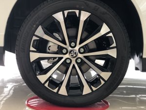 Toyota Veloz Cross 2023 - Khuyến mãi cực hấp dẫn tháng 6