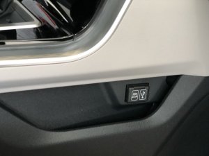 Toyota Veloz Cross 2023 - Khuyến mãi cực hấp dẫn tháng 6