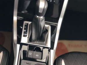 Toyota Veloz Cross 2023 - Khuyến mãi cực hấp dẫn tháng 6