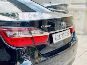 Toyota Camry 2017 - Màu đen, giá 609 triệu