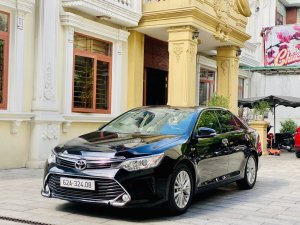 Toyota Camry 2017 - Màu đen, giá 609 triệu