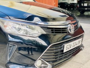 Toyota Camry 2017 - Màu đen, giá 609 triệu