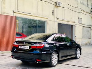Toyota Camry 2017 - Màu đen, giá 609 triệu