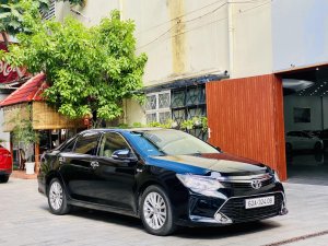 Toyota Camry 2017 - Màu đen, giá 609 triệu