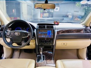 Toyota Camry 2017 - Màu đen, giá 609 triệu